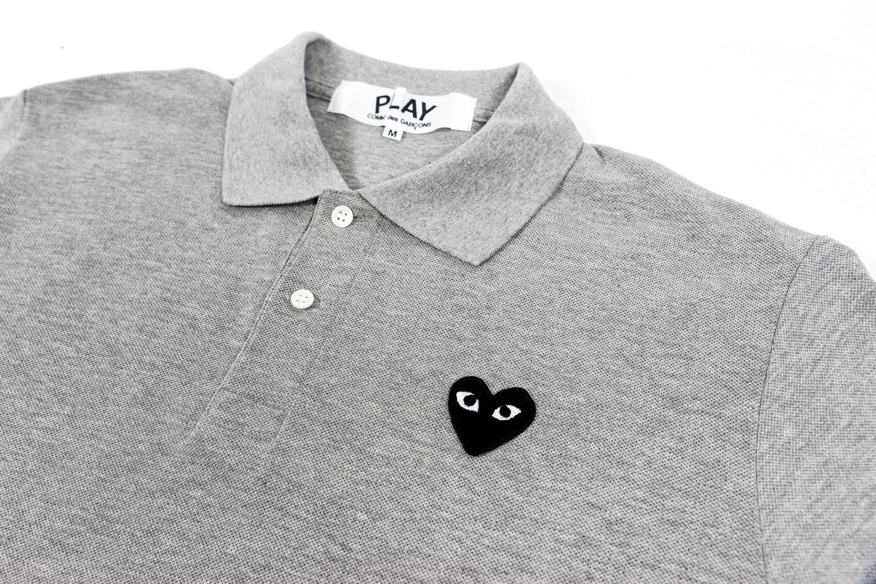 CDG PLAY BLACK HEART PLAY POLO SHIRT -GREY