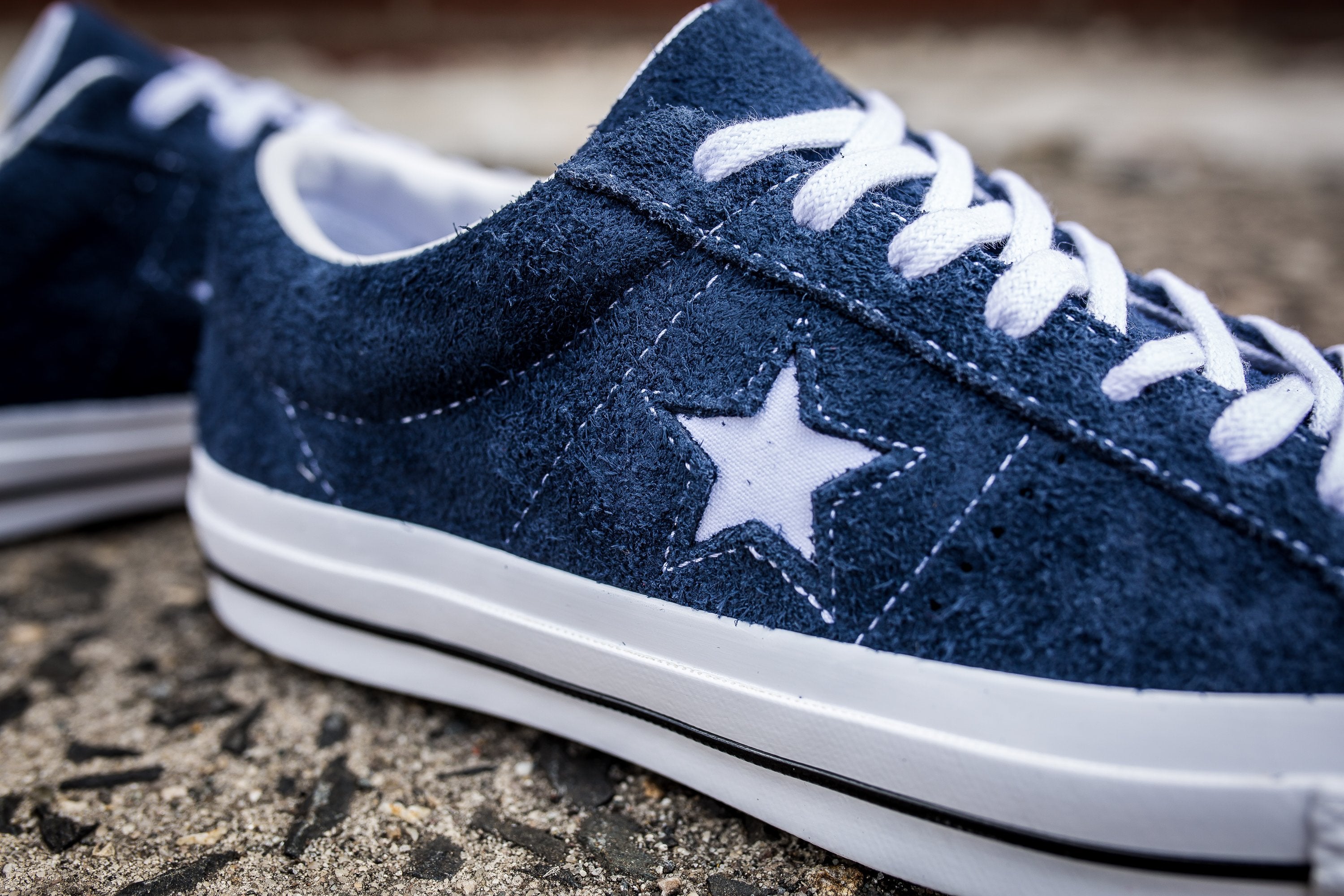 CONVERSE ONE STAR SUEDE LOW TOP - NAVY