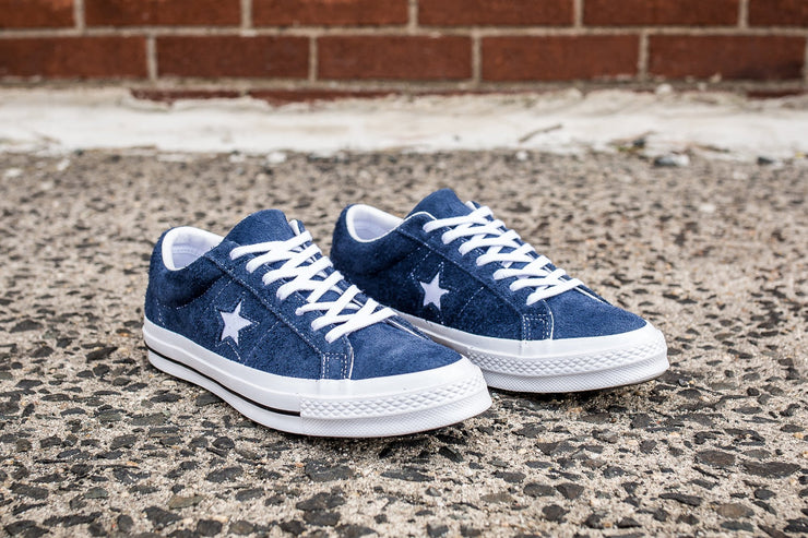 CONVERSE ONE STAR SUEDE LOW TOP - NAVY
