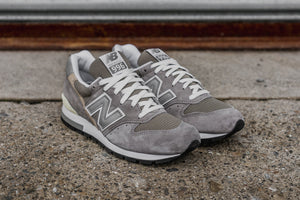 NEW BALANCE M996 - GREY/WHITE