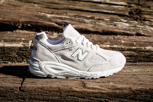 NEW BALANCE M990NC2