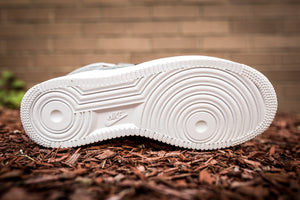 NIKE AIR FORCE 1 HIGH '07 LV8 "CHENILLE SWOOSH"