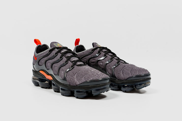 NIKE AIR VAPORMAX PLUS "COOL GREY"