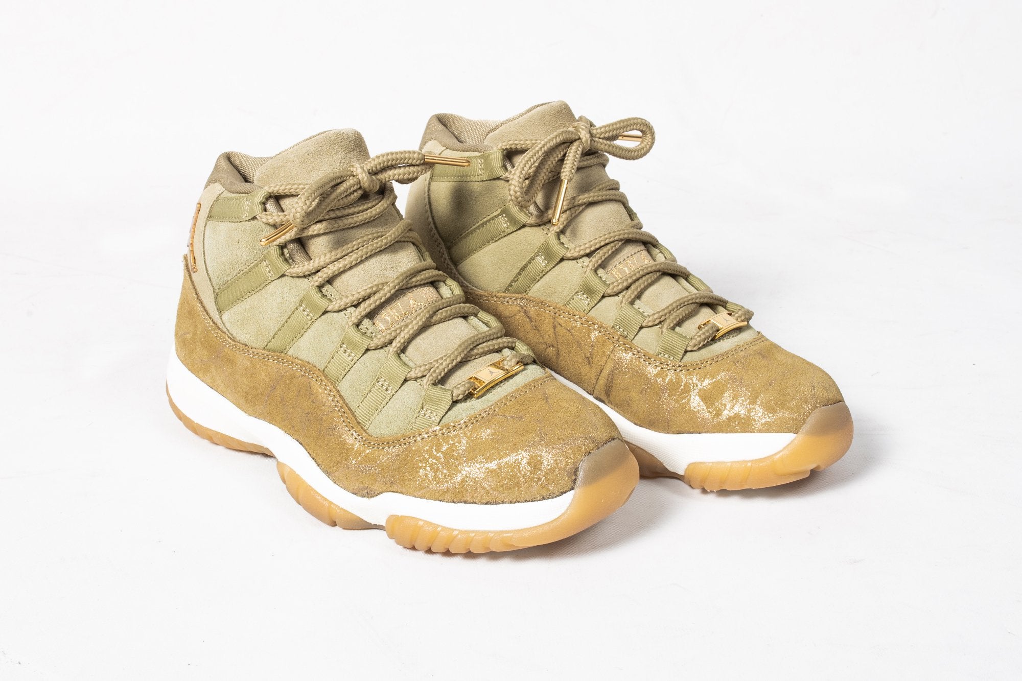 WMNS AIR JORDAN 11 RETRO "OLIVE LUX"